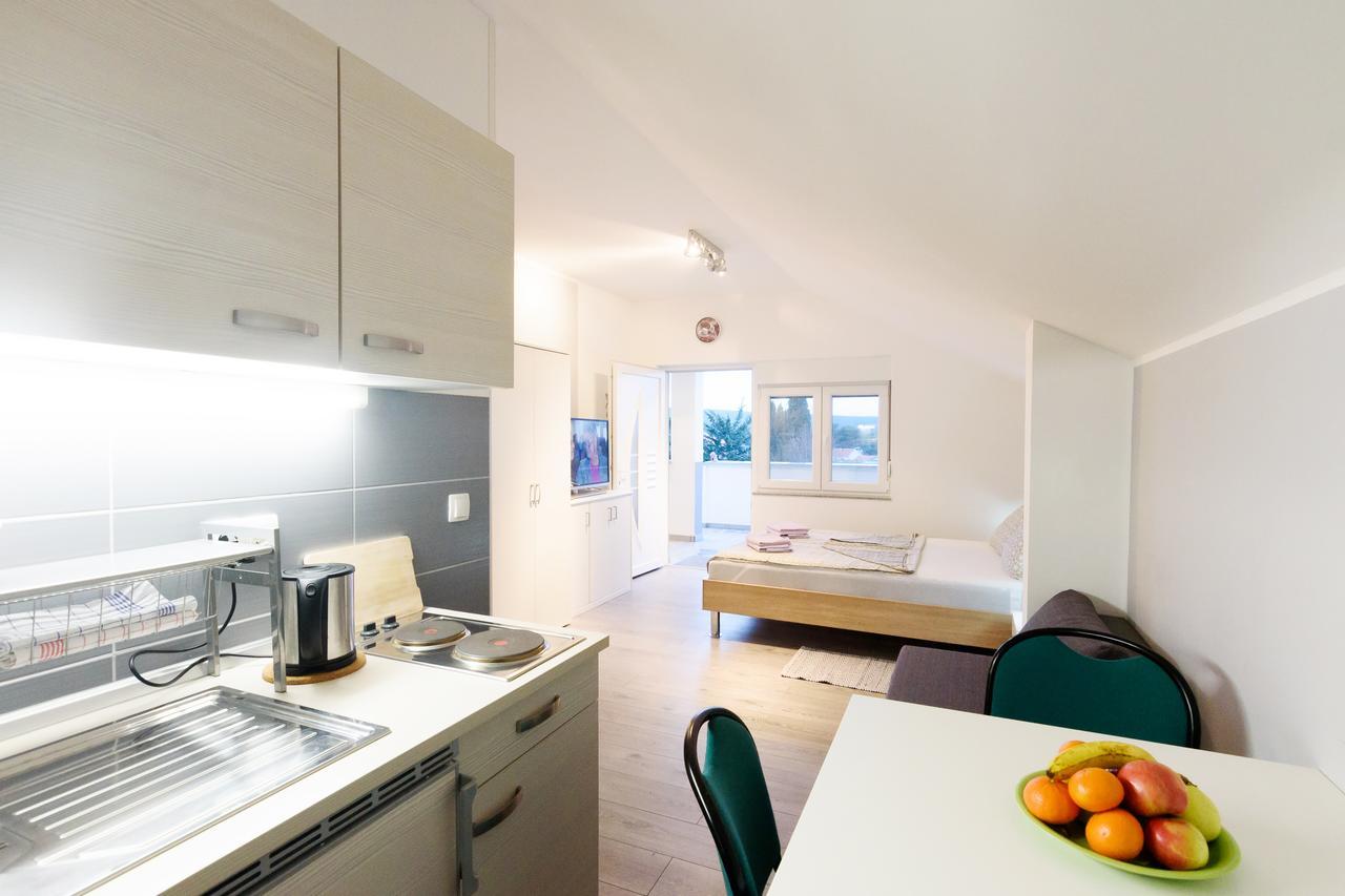Apartmani Orhideja Gornji Karin Zewnętrze zdjęcie