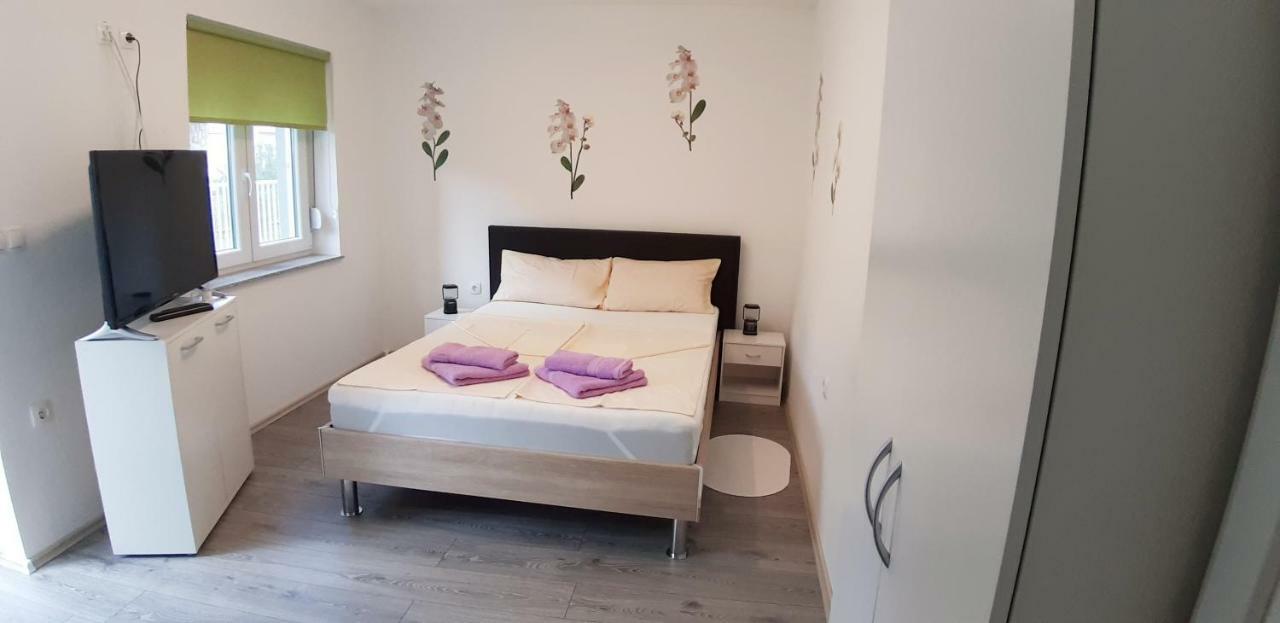 Apartmani Orhideja Gornji Karin Zewnętrze zdjęcie